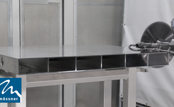 Flexible Roboterzellen für Profile und großvolumige Bauteile – Mössner